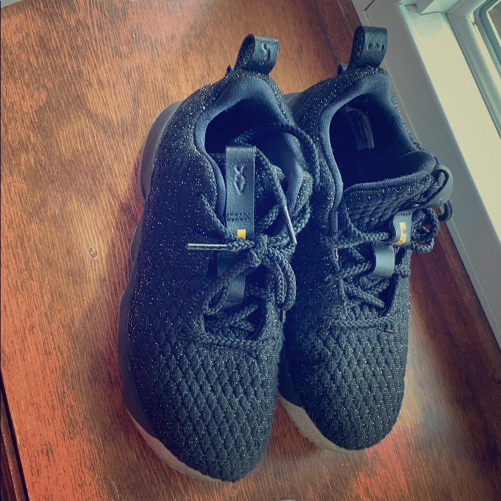 Basketball Shoes 🏀